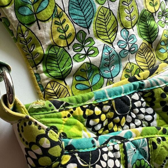 Vera Bradley Crossbody Bag. Medium. Excellent Used Condition. - Picture 10 of 11